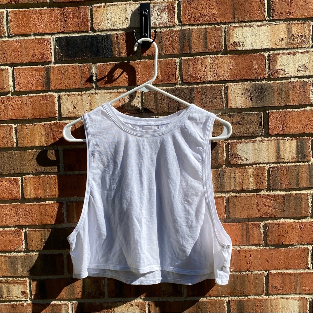 Lululemon cropped workout top